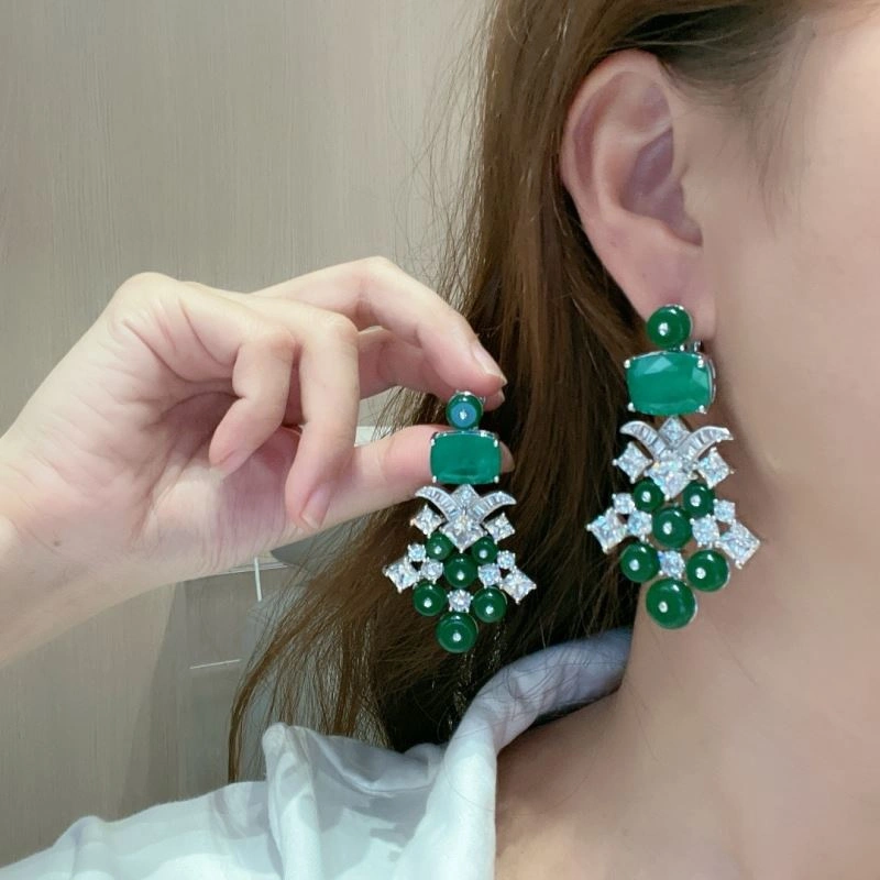 Compact Unclassified Brand Earrings 213760