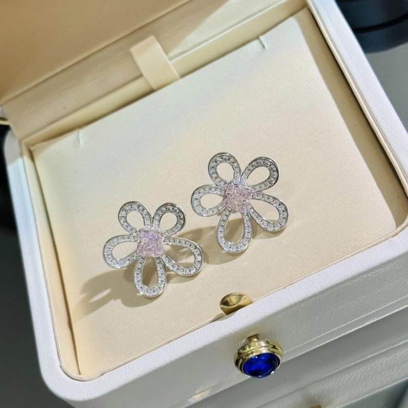 Unclassified Brand Earrings Modern 213360