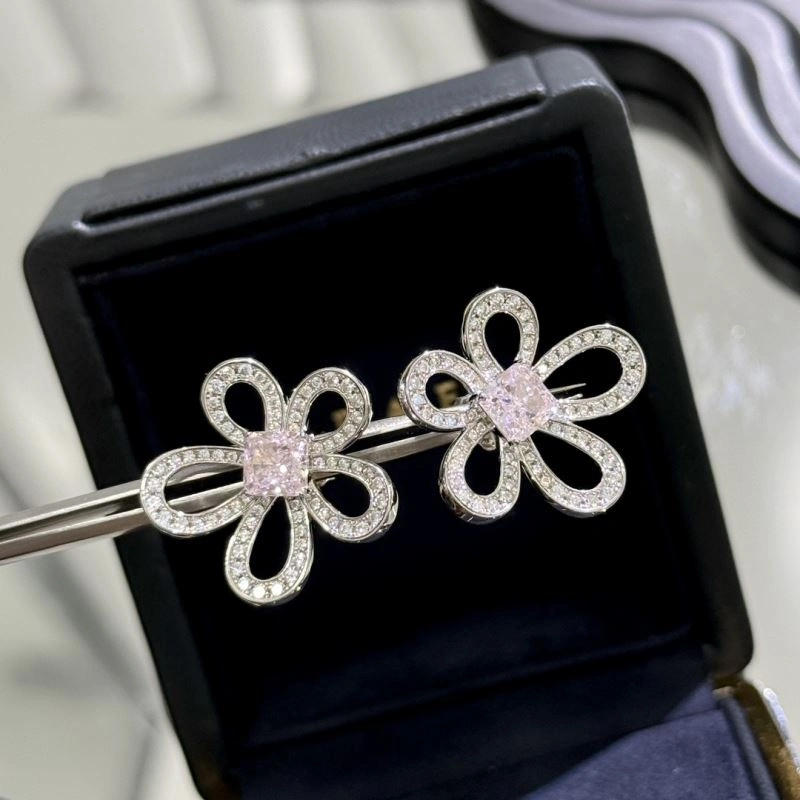 Unclassified Brand Earrings Modern 213360