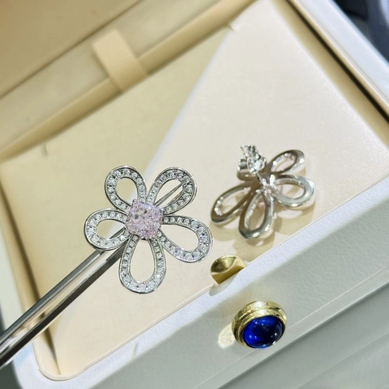 Unclassified Brand Earrings Modern 213360