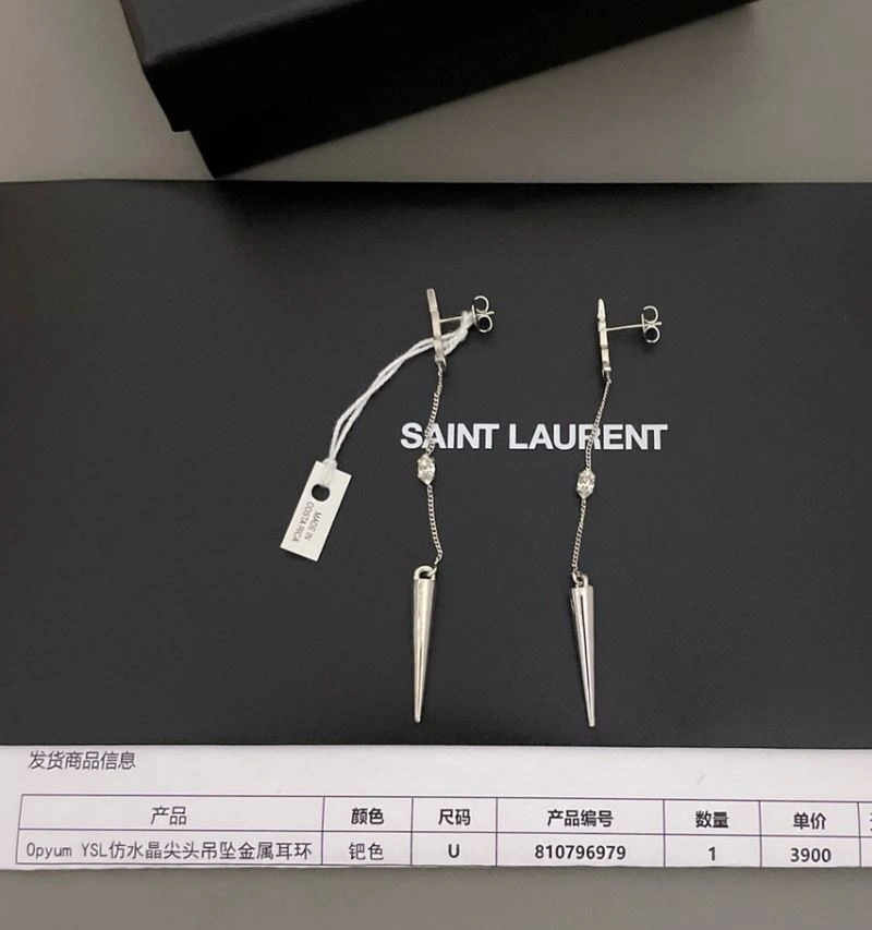 FashionForward Unclassified Brand Earrings 213346