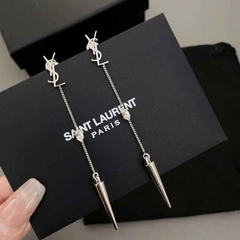 FashionForward Unclassified Brand Earrings 213346