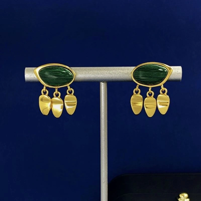 Snug Unclassified Brand Earrings 213337