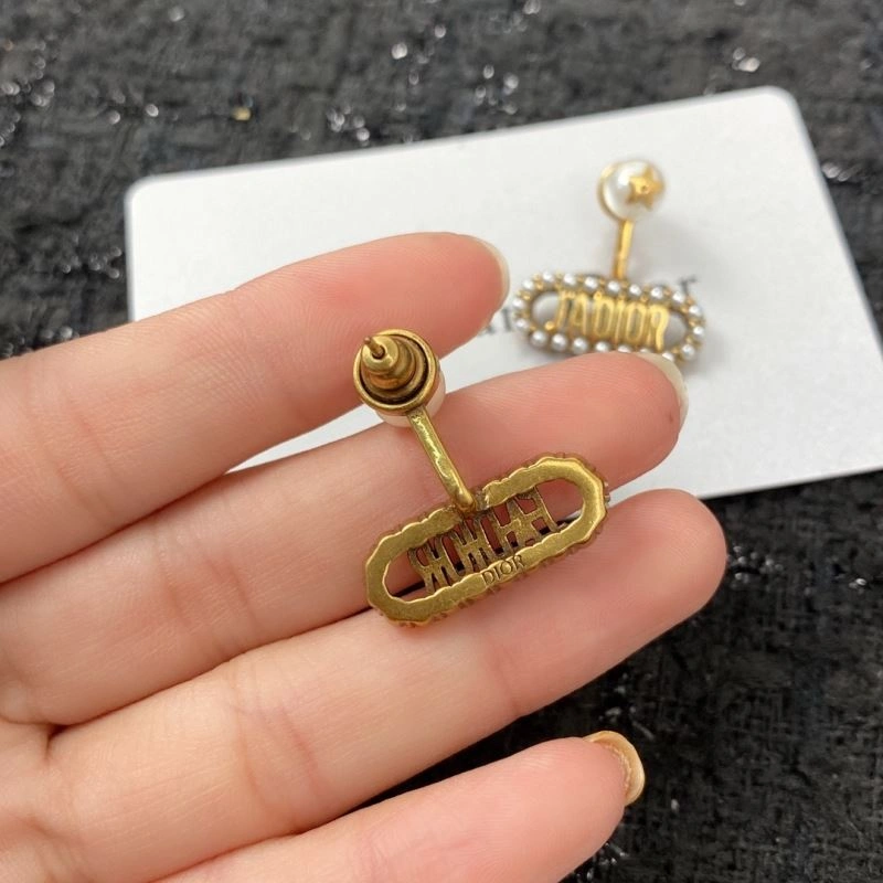 Flexible Unclassified Brand Earrings 213325