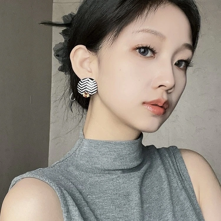 ModernLook Unclassified Brand Earrings 213329