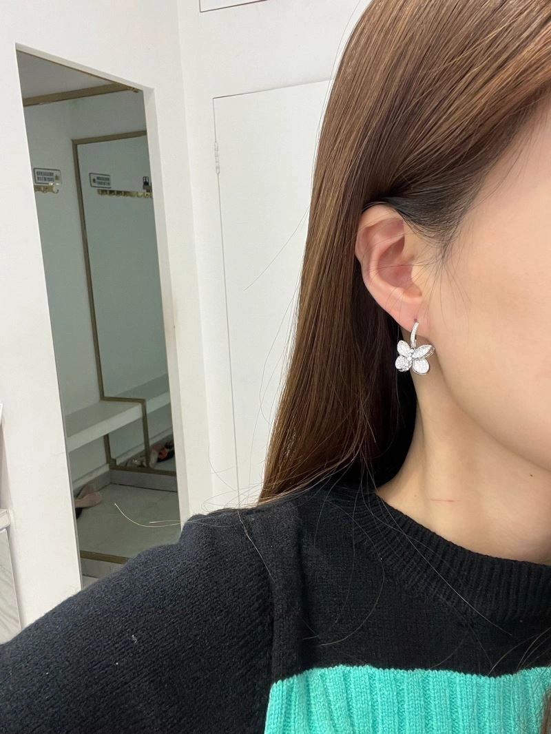 Unclassified Brand Earrings UrbanChic 213316