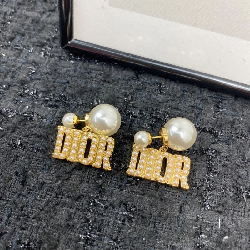 Snug Unclassified Brand Earrings 213310