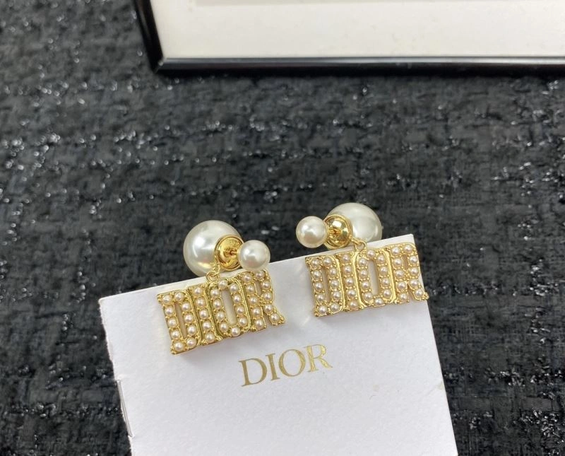 Snug Unclassified Brand Earrings 213310