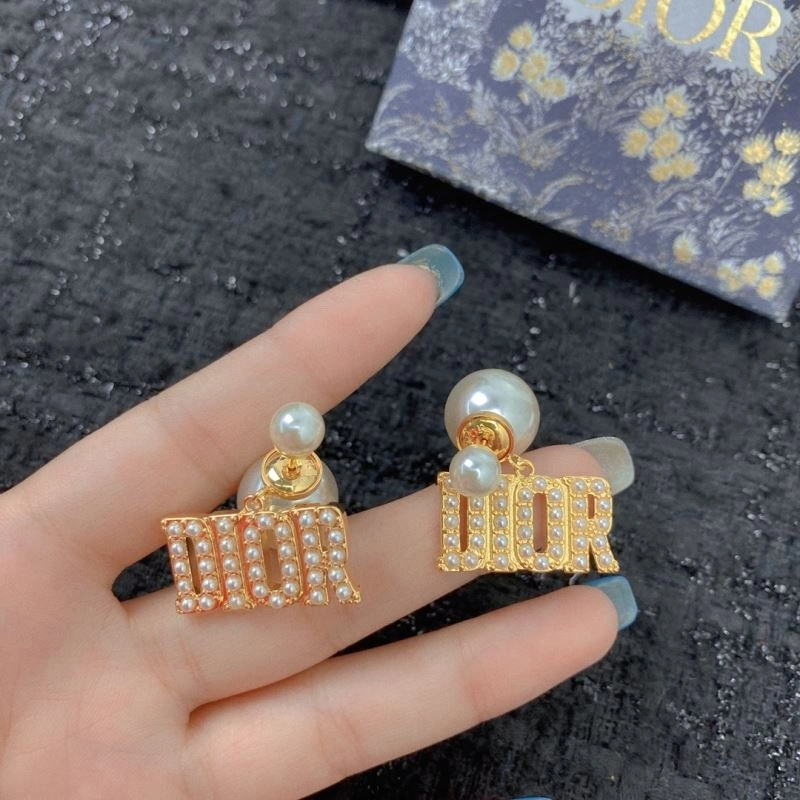 Snug Unclassified Brand Earrings 213310
