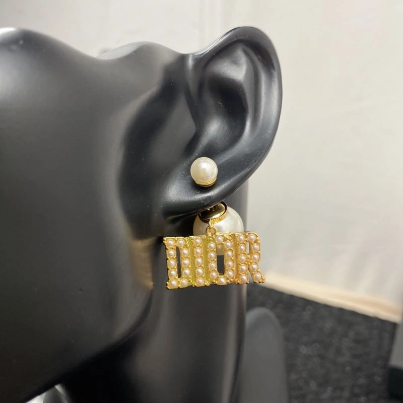 Snug Unclassified Brand Earrings 213310