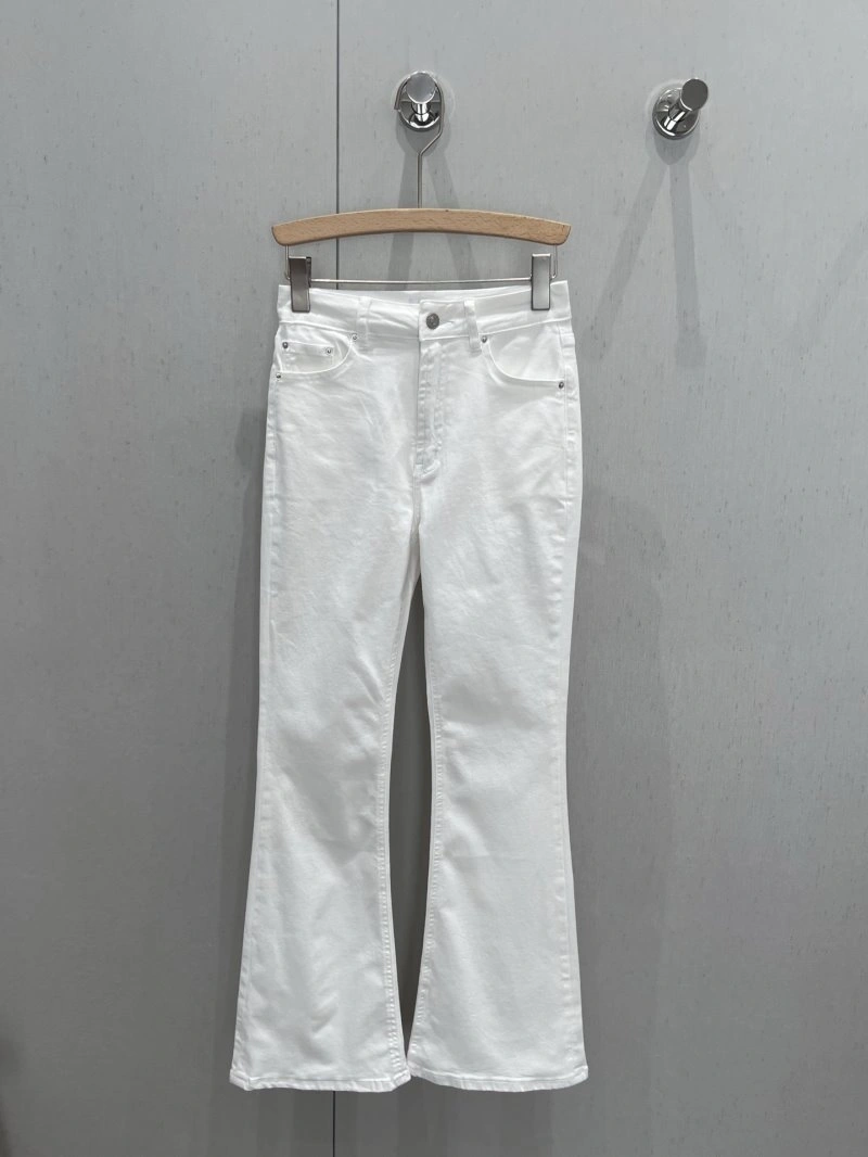 UrbanChic Unclassified Brand Jeans 147685