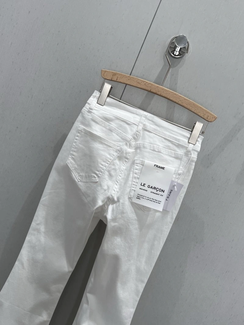 UrbanChic Unclassified Brand Jeans 147685