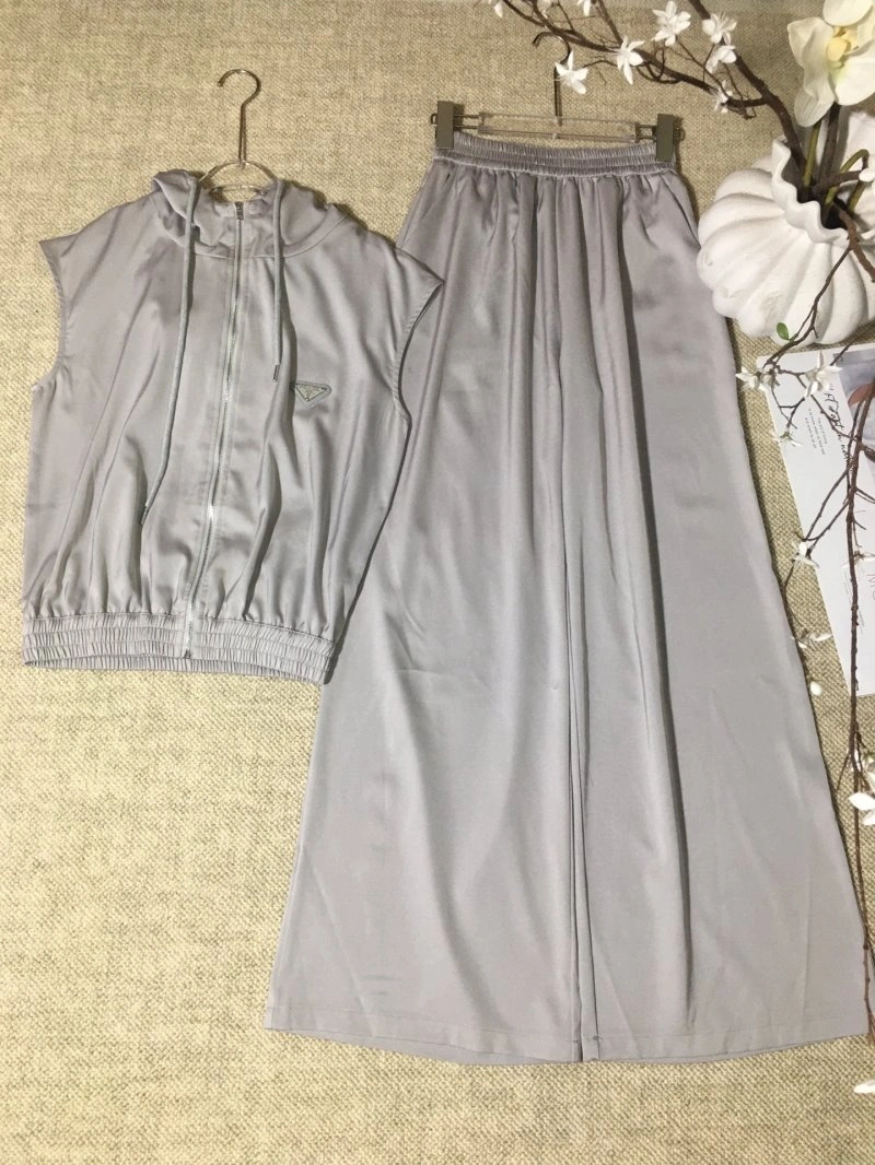 Sustainable Unclassified Brand Long Suits 153742
