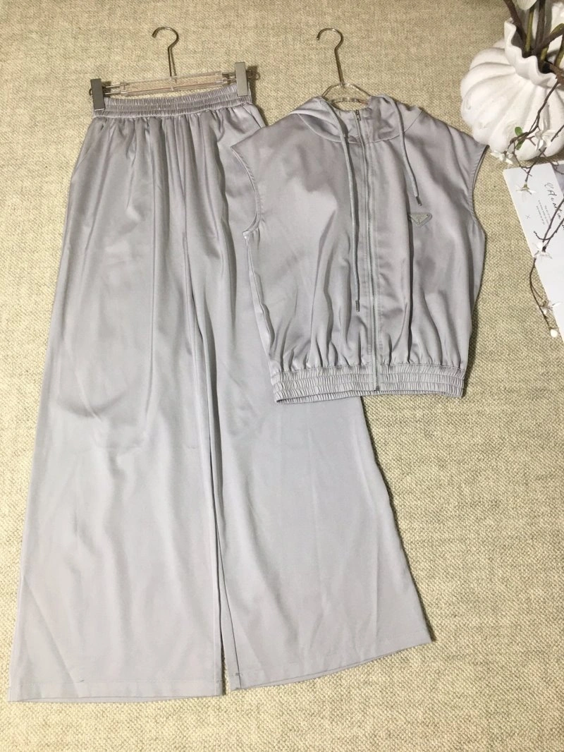 Sustainable Unclassified Brand Long Suits 153742