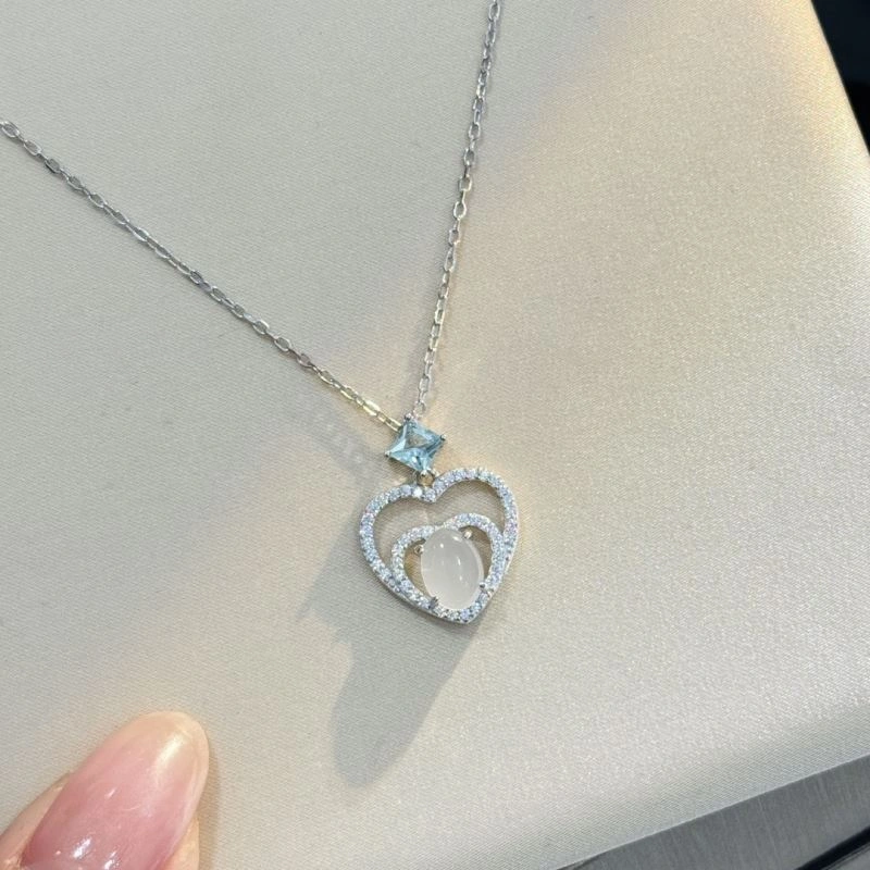 EyeCatching Unclassified Brand Necklaces 213744