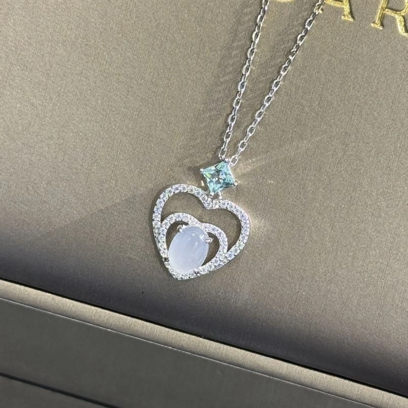 EyeCatching Unclassified Brand Necklaces 213744