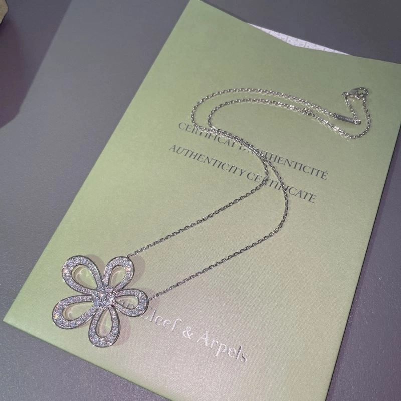 Unclassified Brand Necklaces Casual 213728