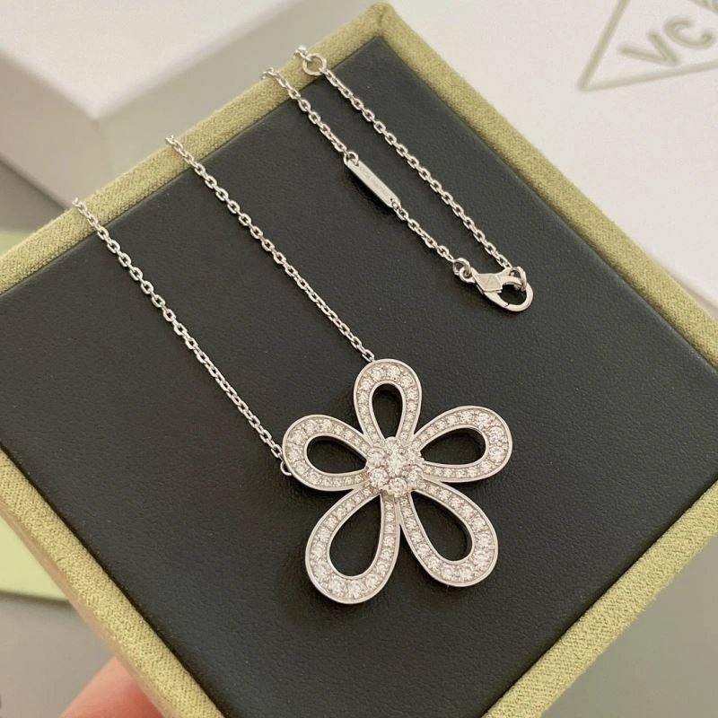 Unclassified Brand Necklaces Casual 213728