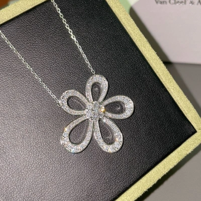Unclassified Brand Necklaces Casual 213728