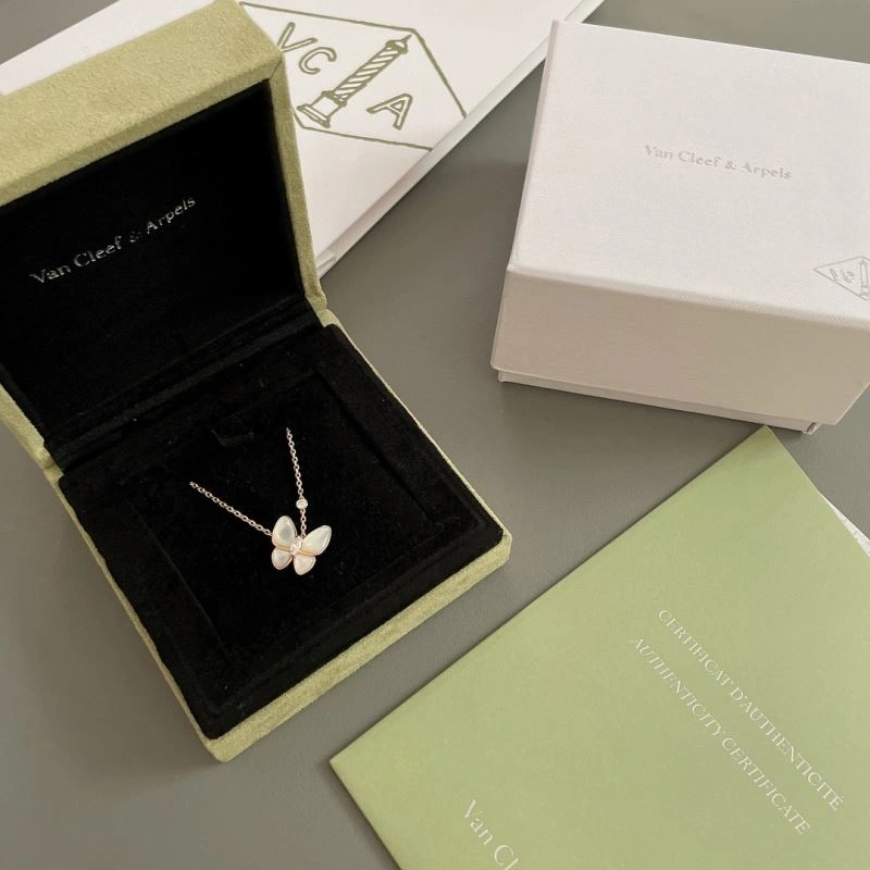 SoftTouch Unclassified Brand Necklaces 213758