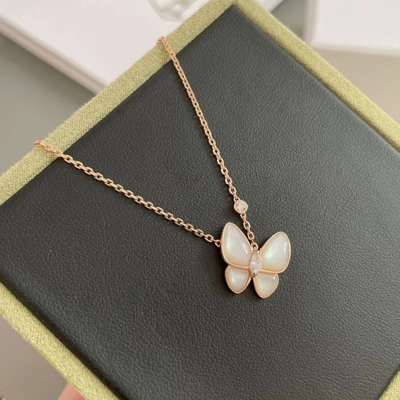SoftTouch Unclassified Brand Necklaces 213758