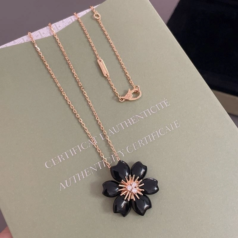 Contemporary Unclassified Brand Necklaces 213725