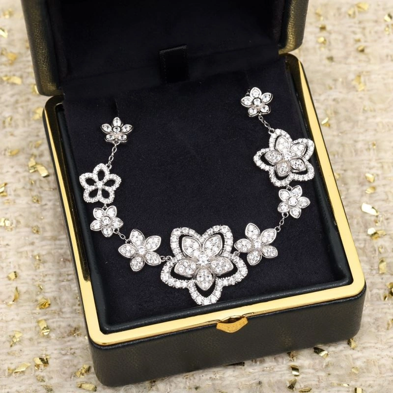 Affordable Unclassified Brand Necklaces 213709