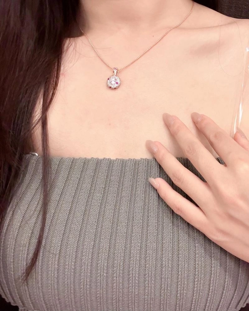 Effortless Unclassified Brand Necklaces 213301