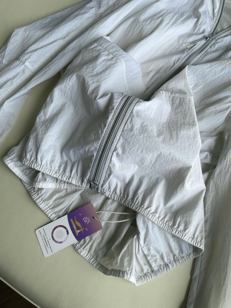 Vibrant Unclassified Brand Outwear 150541
