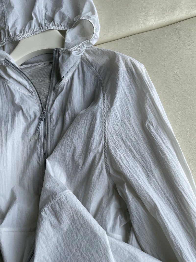 Vibrant Unclassified Brand Outwear 150541