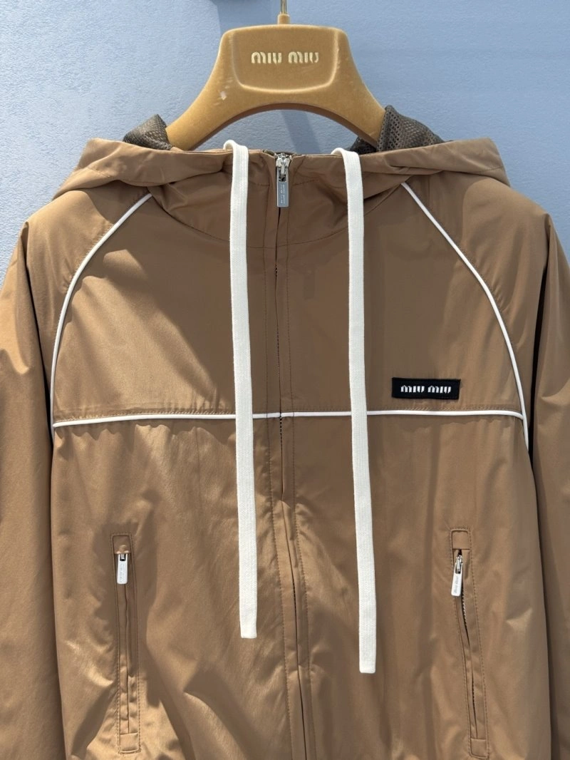 Lightweight Unclassified Brand Outwear 150544