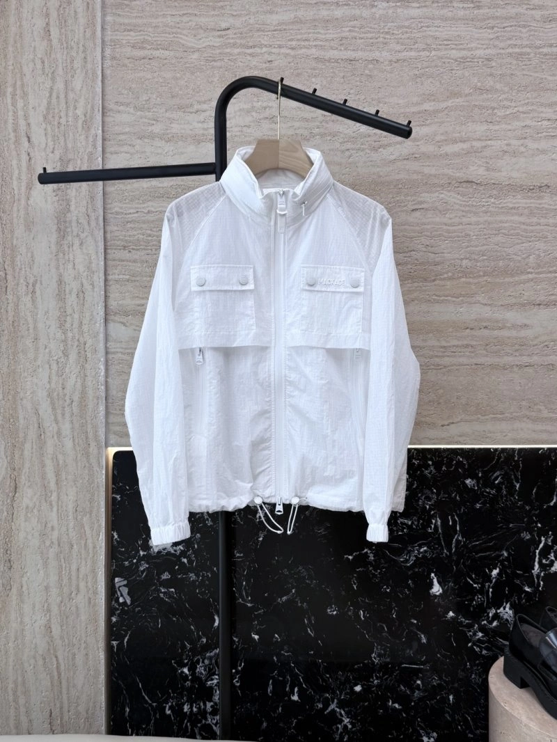 Modern Unclassified Brand Outwear 150517