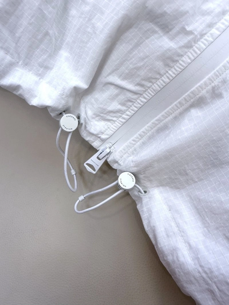 Modern Unclassified Brand Outwear 150517