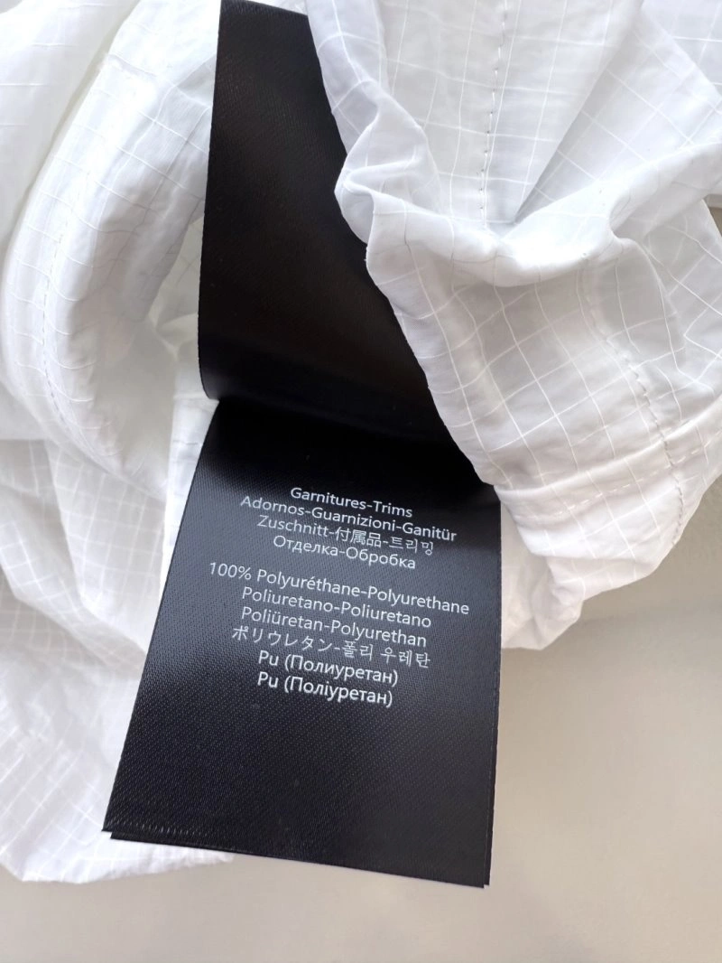 Modern Unclassified Brand Outwear 150517
