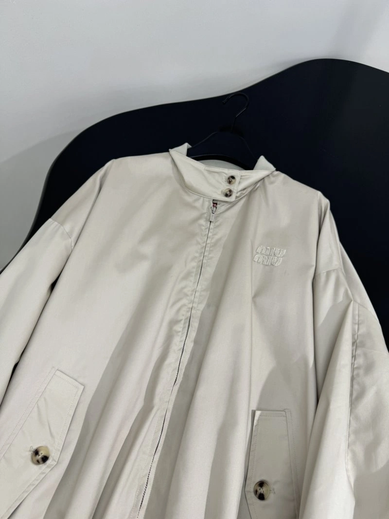 Trendy Unclassified Brand Outwear 155510