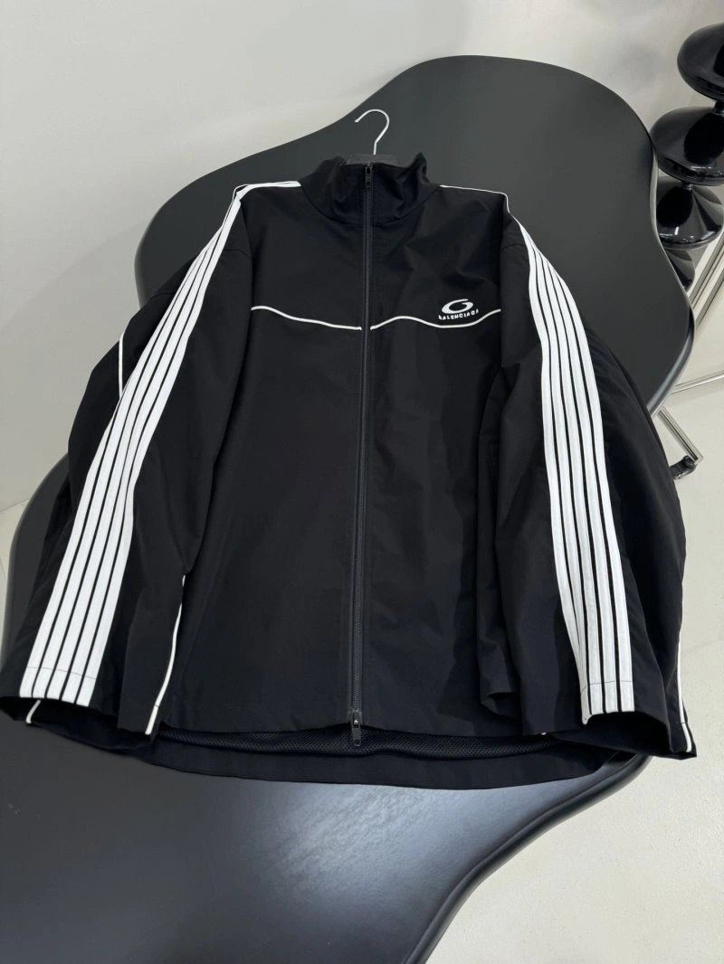 Thermal Unclassified Brand Outwear 155504