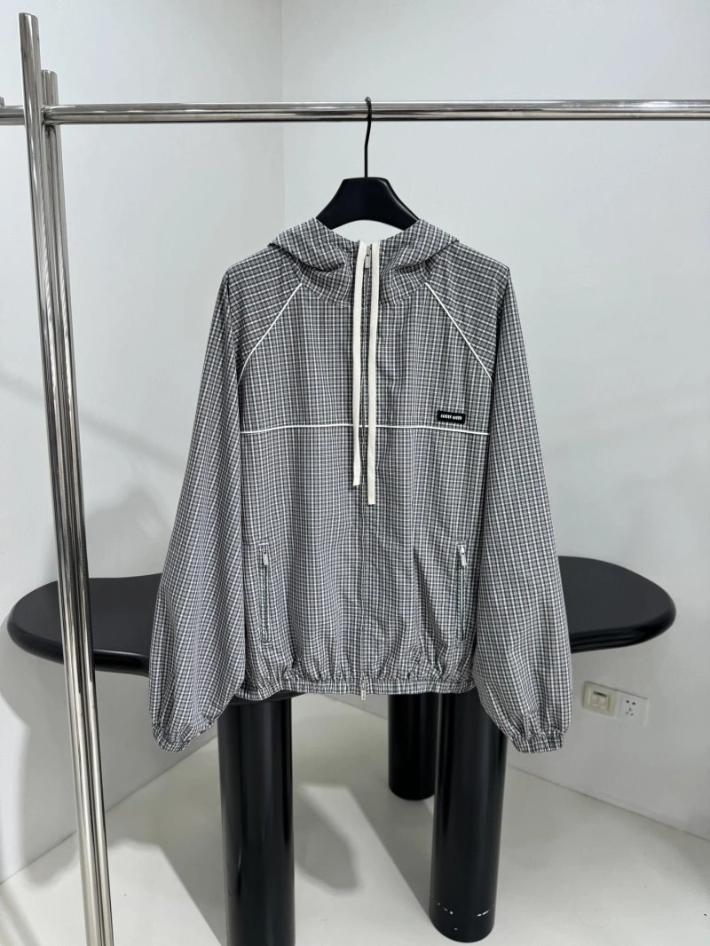 Seasonal Unclassified Brand Outwear 155534