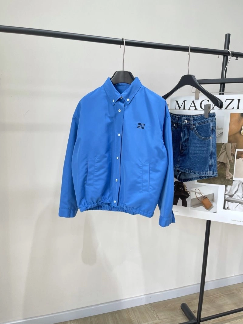 Effortless Unclassified Brand Outwear 147536
