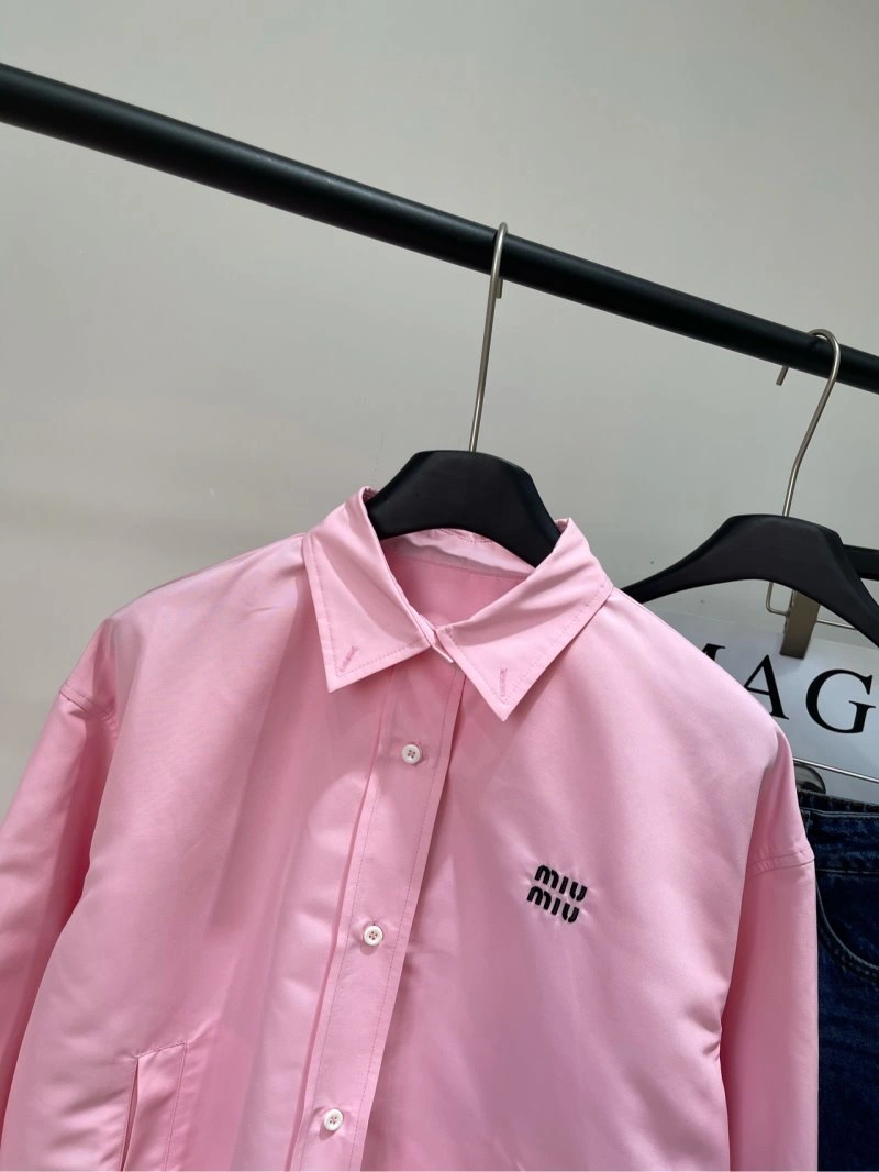 Unisex Unclassified Brand Outwear 147529