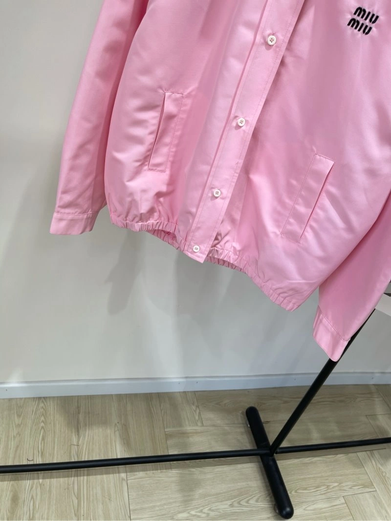 Unisex Unclassified Brand Outwear 147529