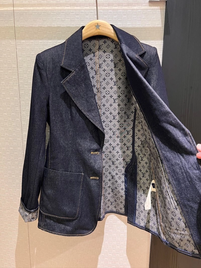 Resilient Unclassified Brand Outwear 147557