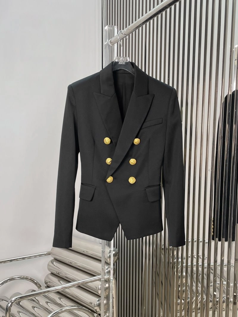 Functional Unclassified Brand Outwear 153720