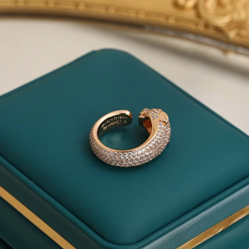 Bold Unclassified Brand Rings 213252