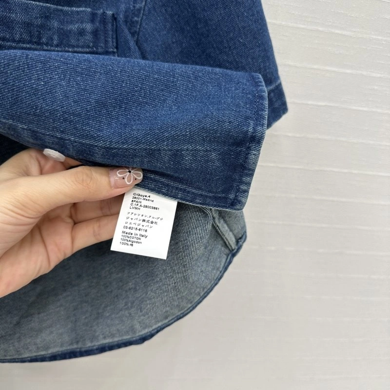 Flexible Unclassified Brand Shirts 150503
