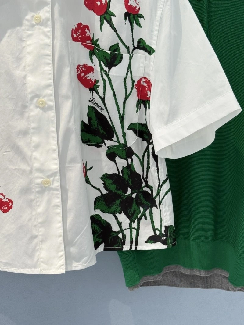 Contemporary Unclassified Brand Shirts 155491