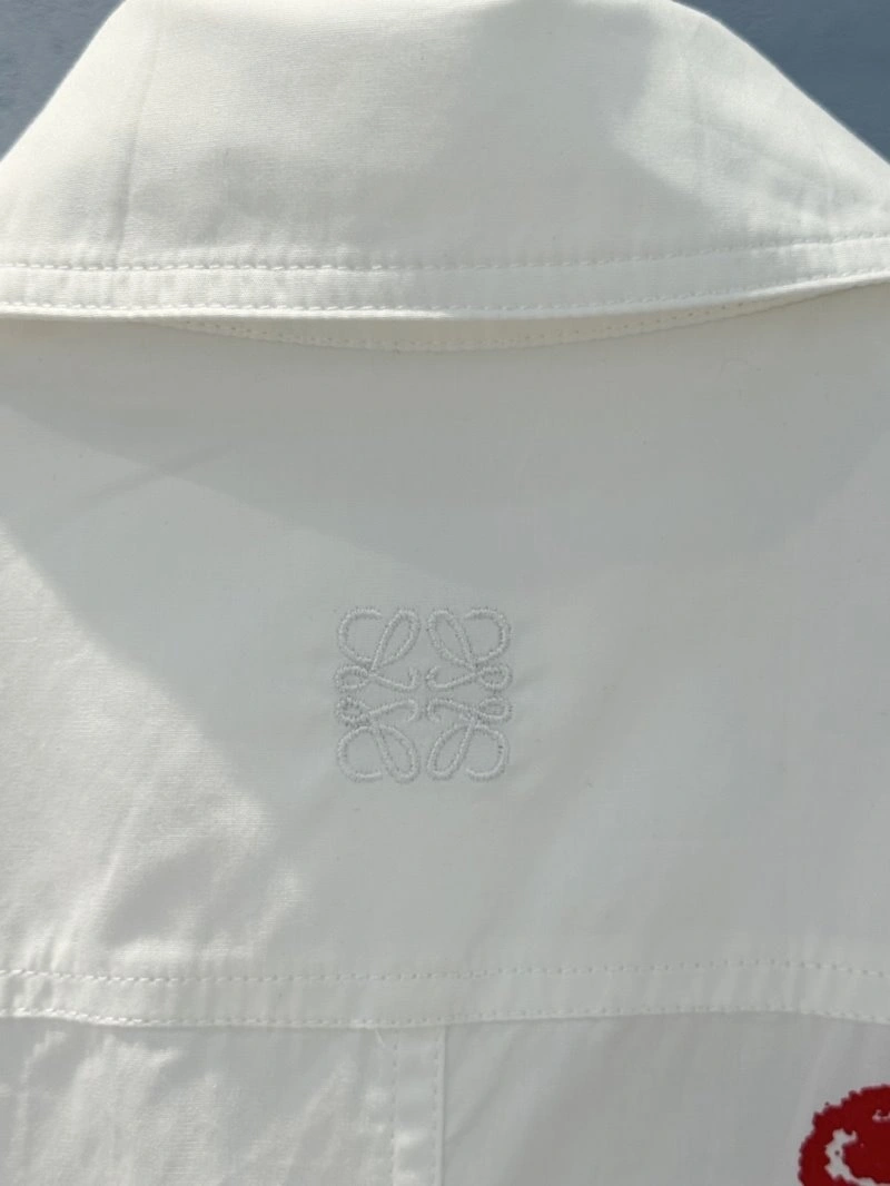 Contemporary Unclassified Brand Shirts 155491