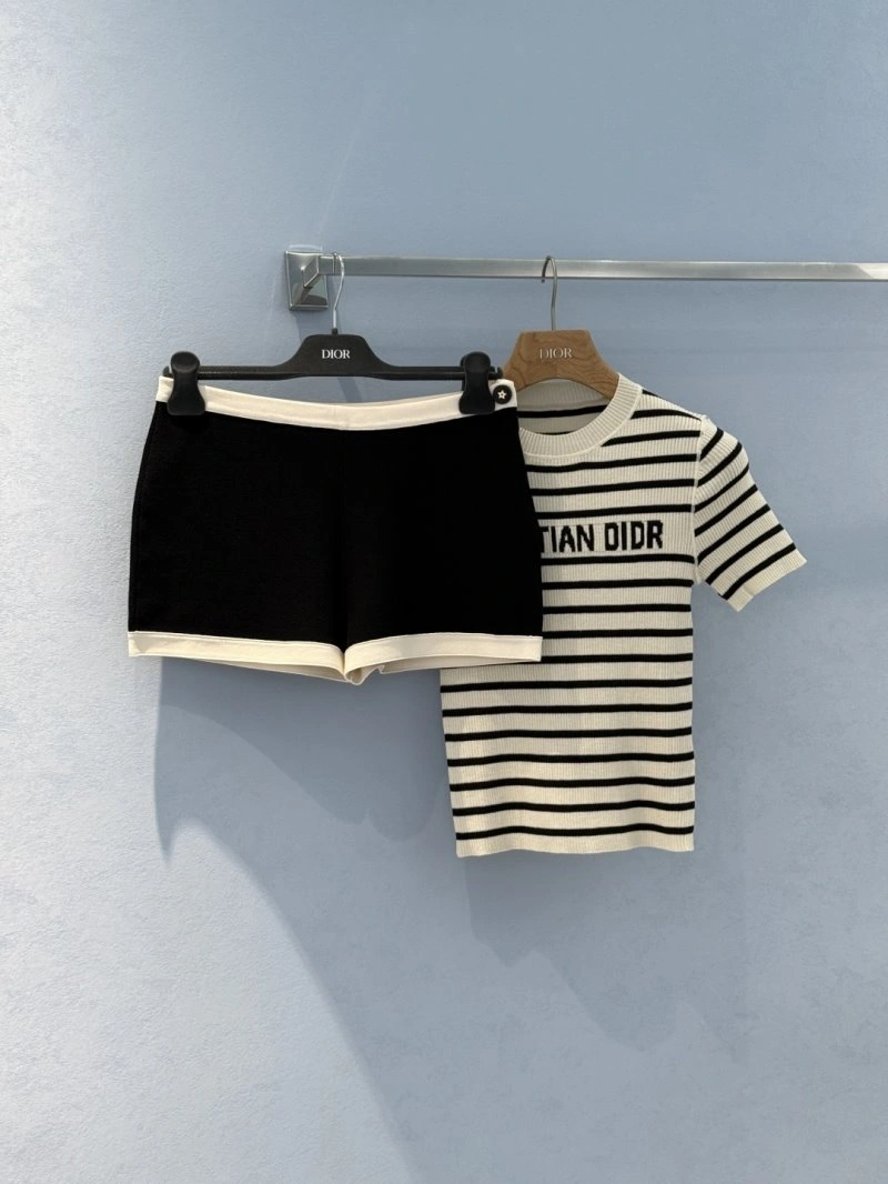 Modern Unclassified Brand Short Pants 150455