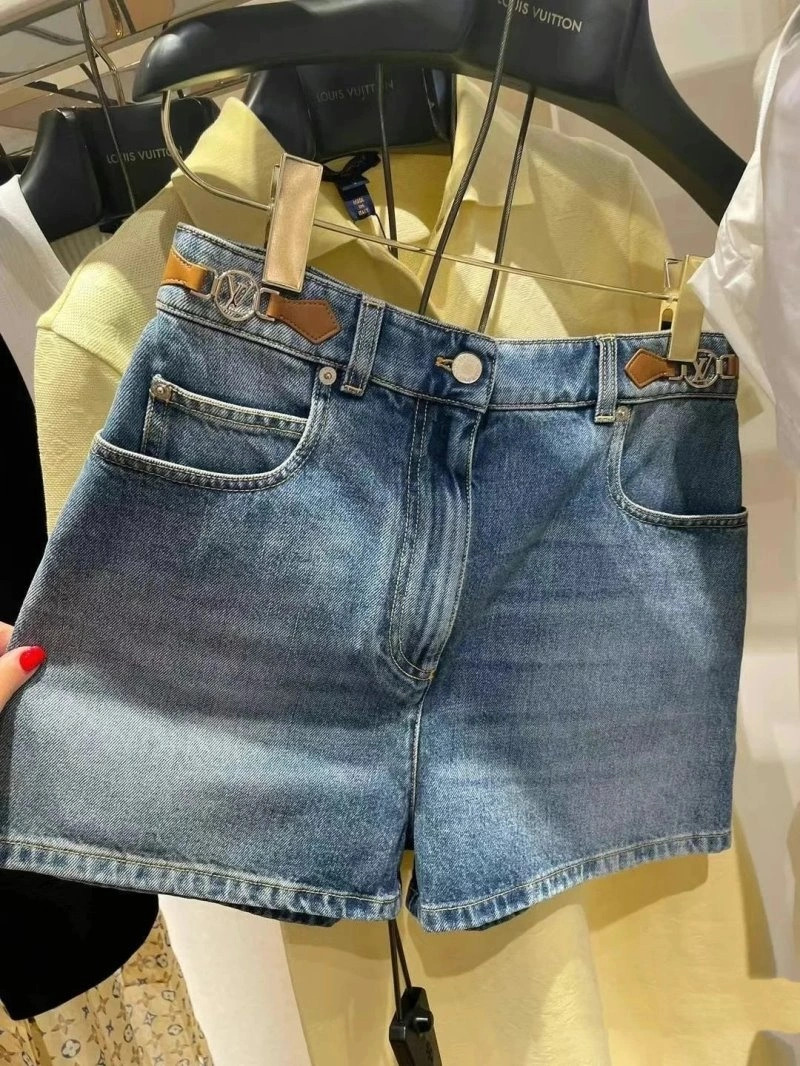 Compact Unclassified Brand Short Pants 150460