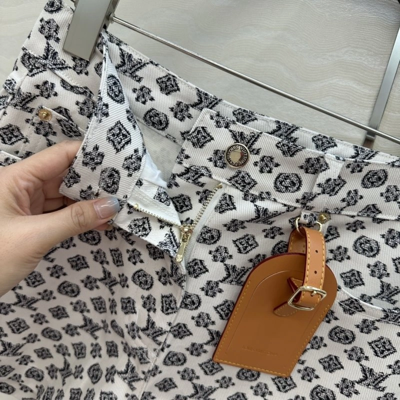 Stretchable Unclassified Brand Short Pants 155432