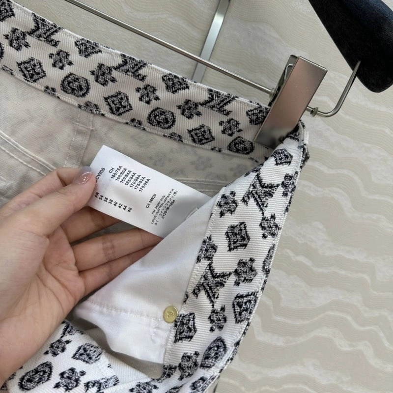 Stretchable Unclassified Brand Short Pants 155432